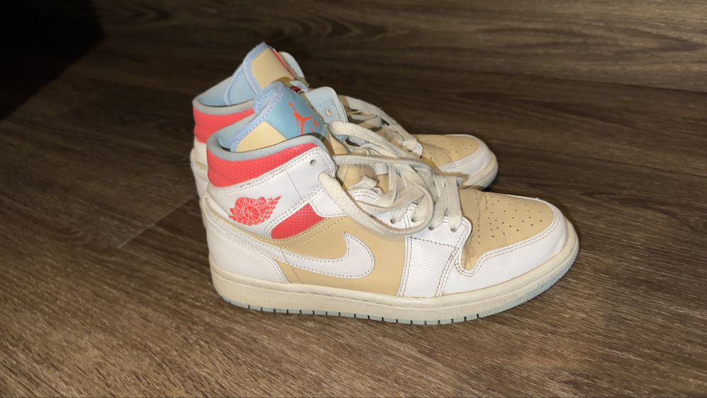 Air Jordan 1 Mid SE оригінал | US 8.5 / EUR 40.5 | Б/в