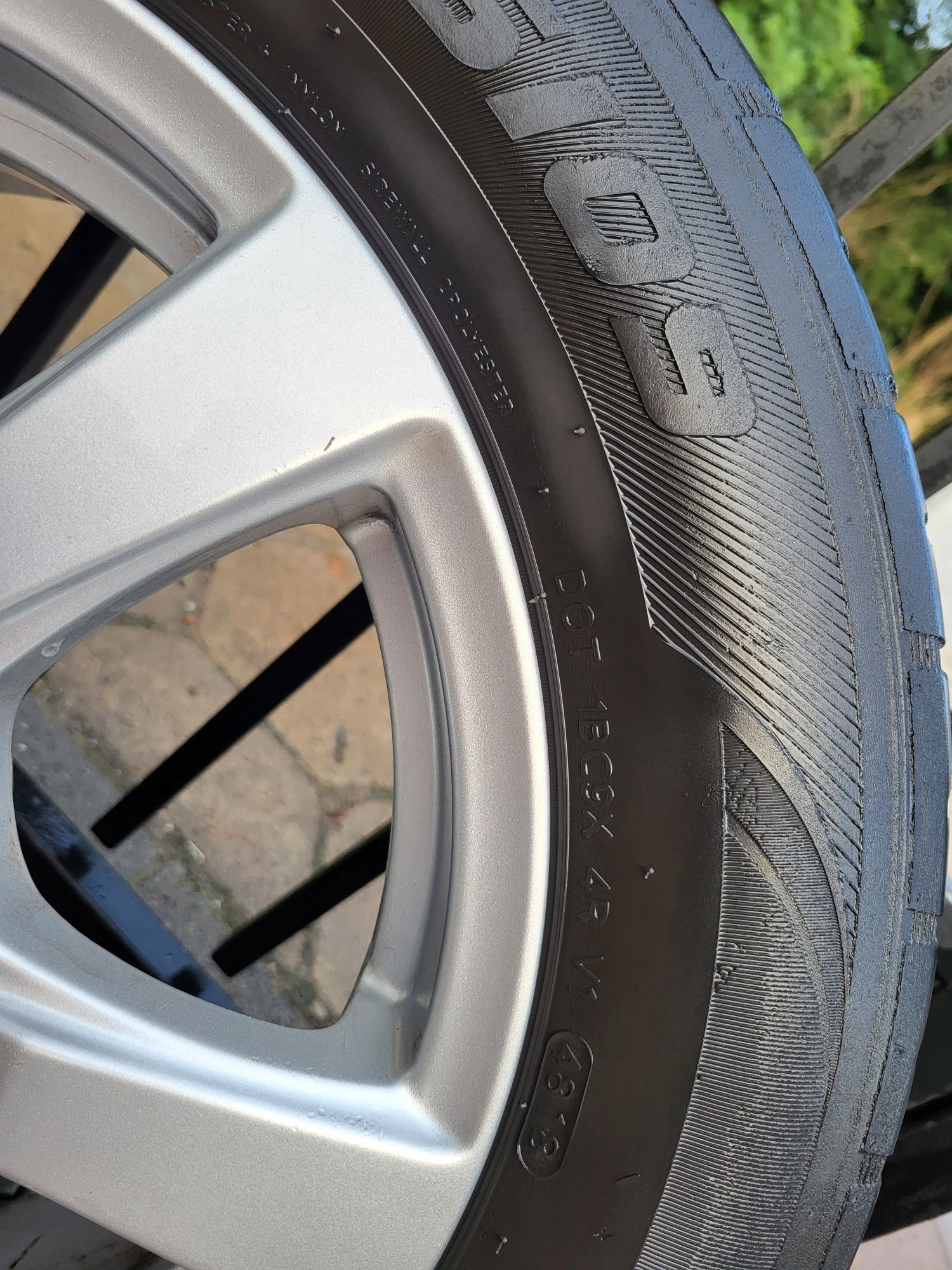 Felgi z oponami komplet 16  5x114.3 Renault
