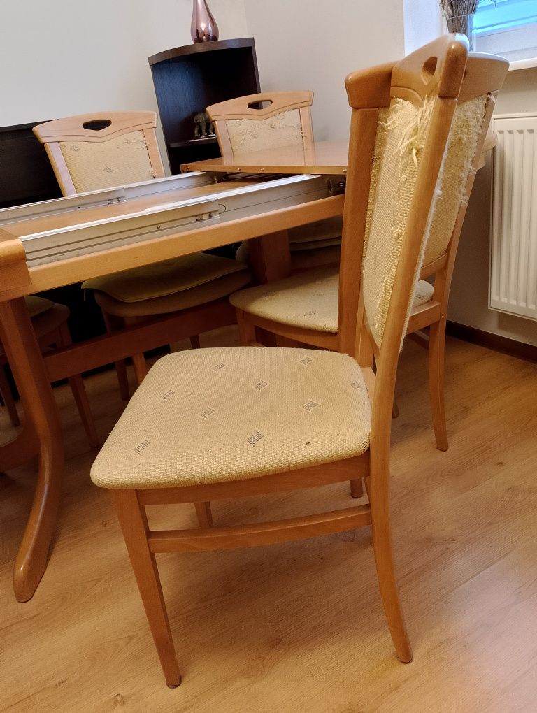 Stół drewniany z 6 krzesłami