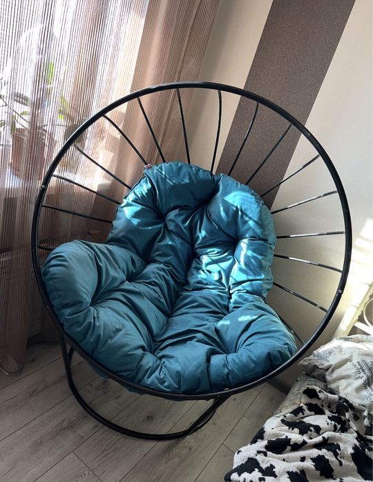 Кресло кокон с мягким пуфом