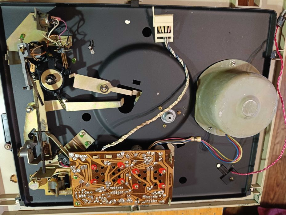 Тонарм, мотор, и др. проигрывателя Радиотехника ЭП 101 Стерео.