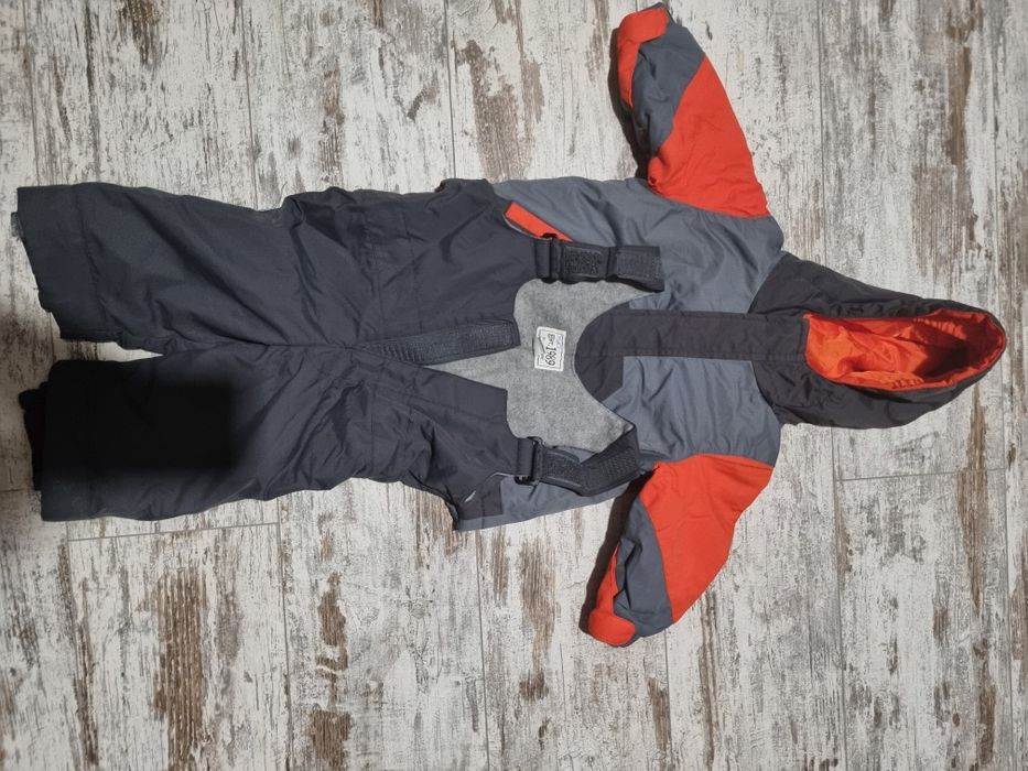 Зимова куртка і штани-комбінезон 6-9 місяців