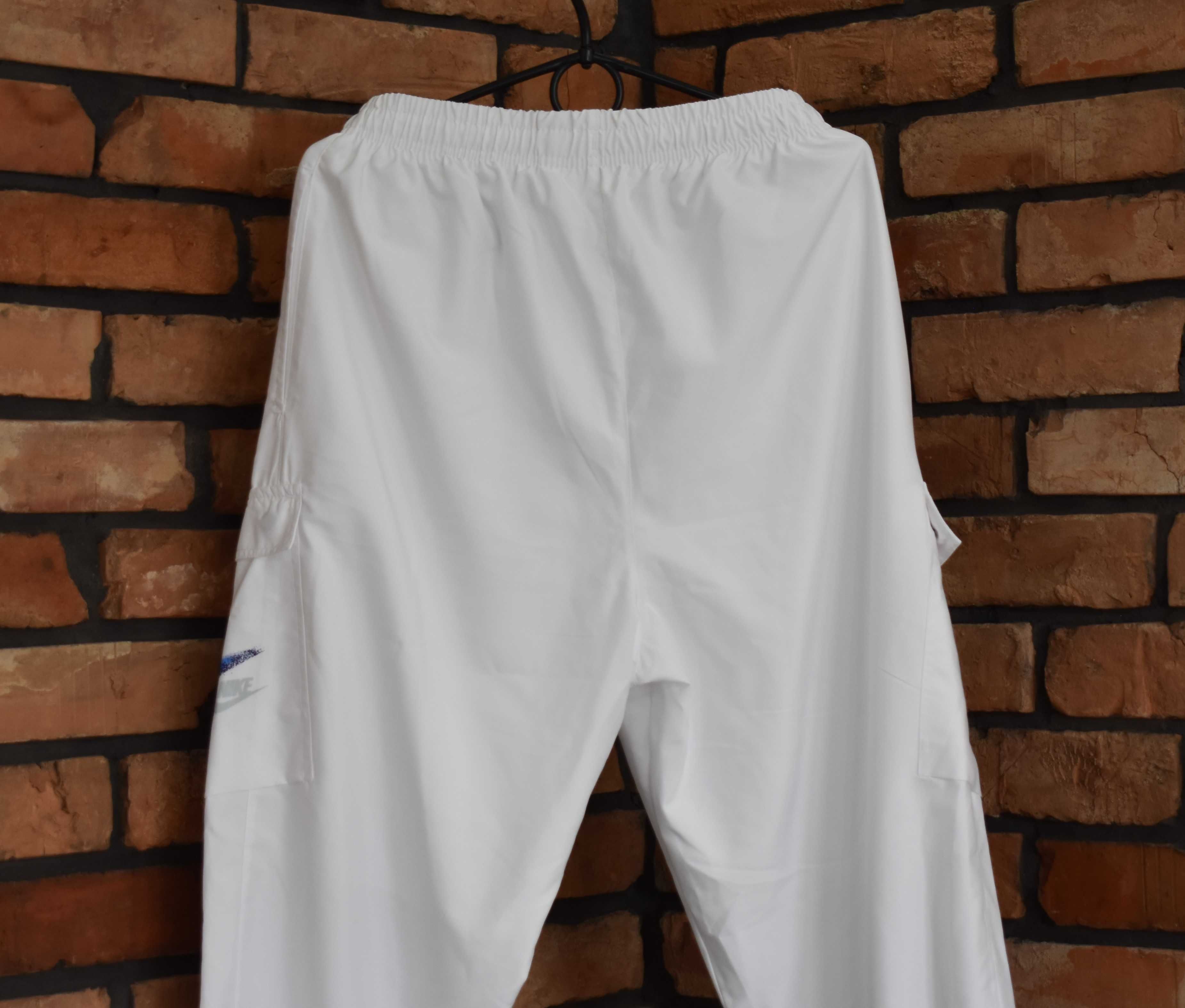 Nike Białe spodnie bojówki najnowszy model jak nowe L
