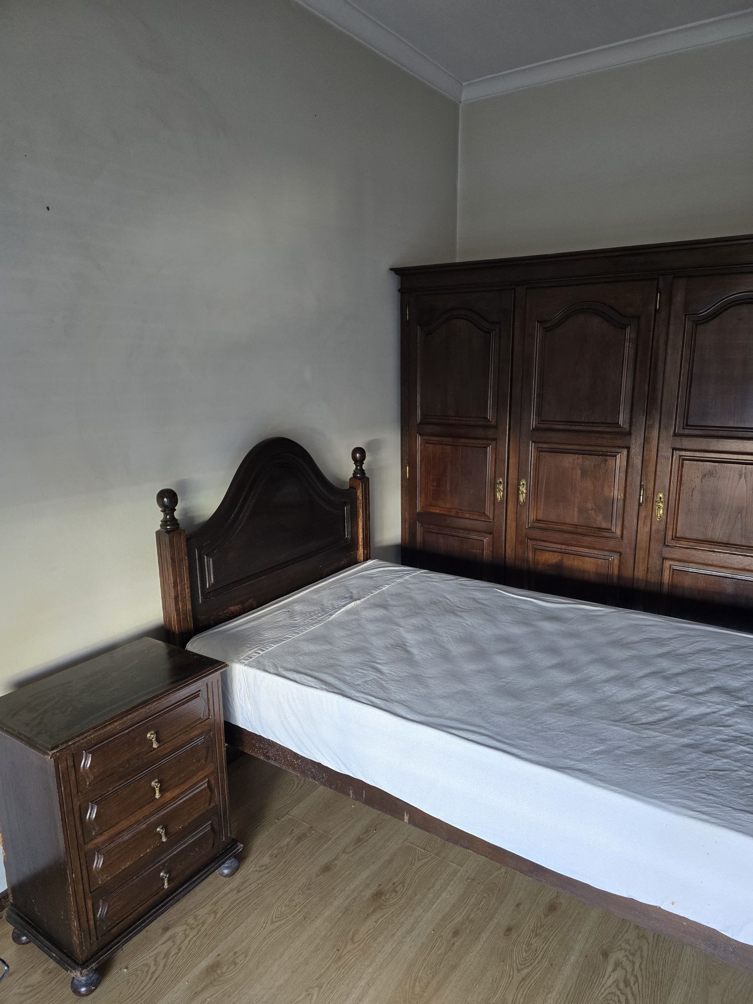 Mobiliário completo de quarto