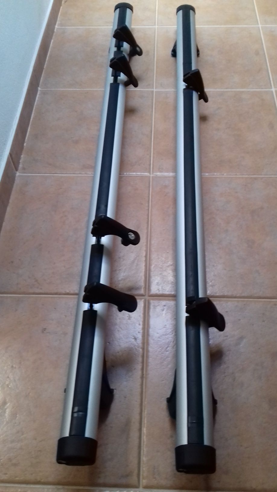 Barras de tejadilho e suportes de bicicleta
