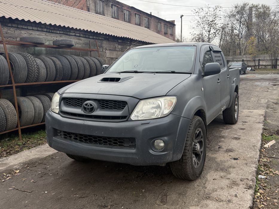 Toyota hilux 3.0D 2011 в запоріжжі