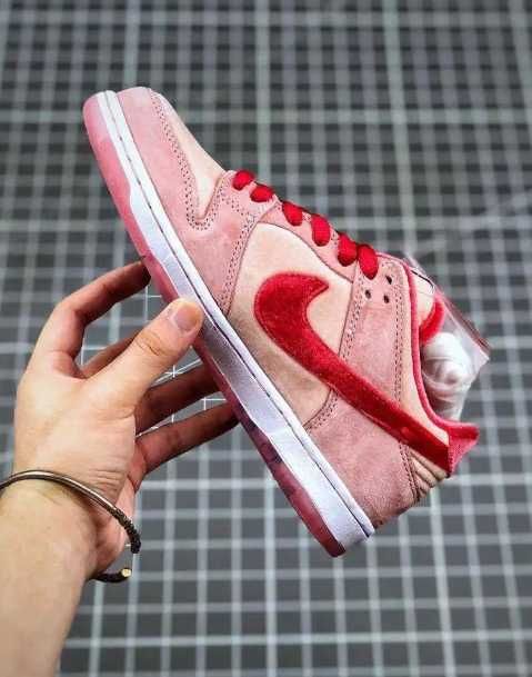 buty EspadryleNikeSBDunkLowStrangeLoveSkateboardsEspadryle R.43