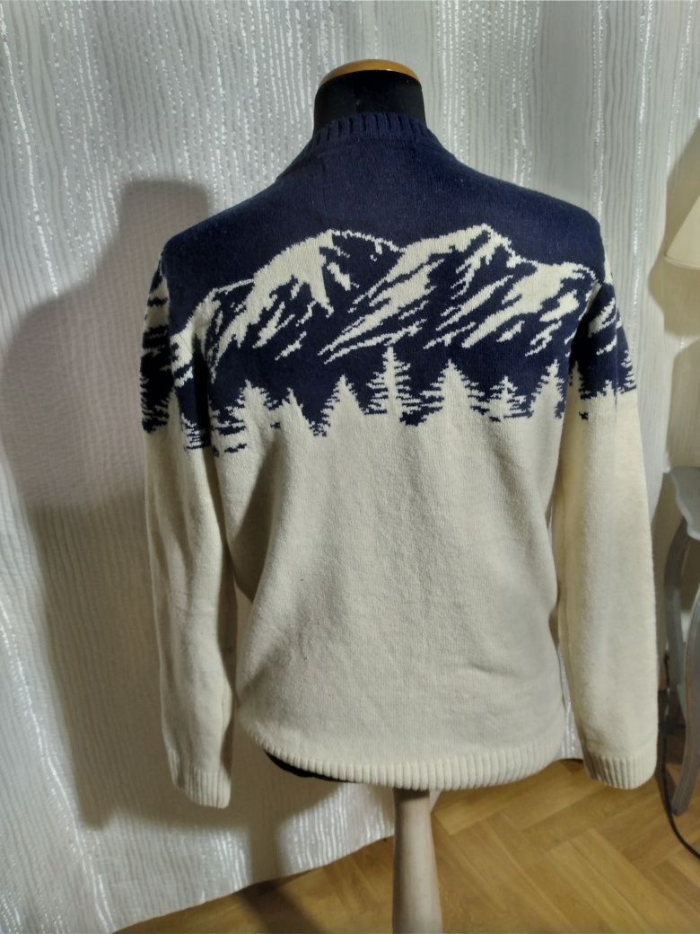 Sweter wełniany z motywem gór