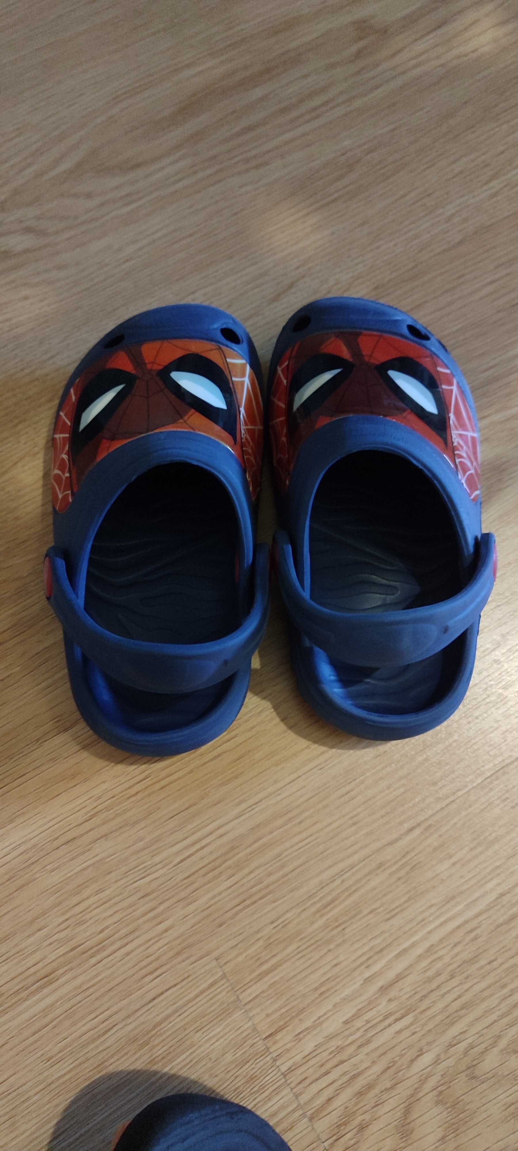 Chinelos tipo "crock" spiderman
