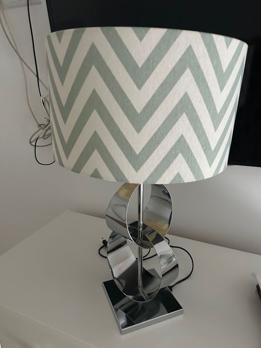 Vendo candeeiro moderno com abajour