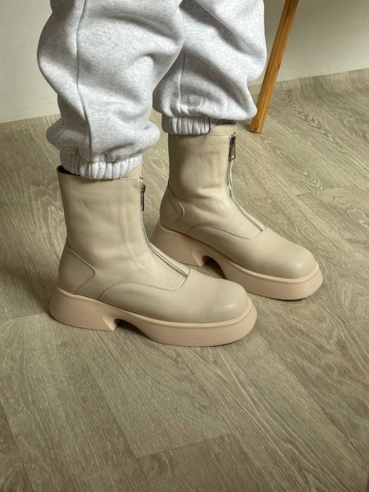 шкіряні ботінки , сапоги , чоботи the row