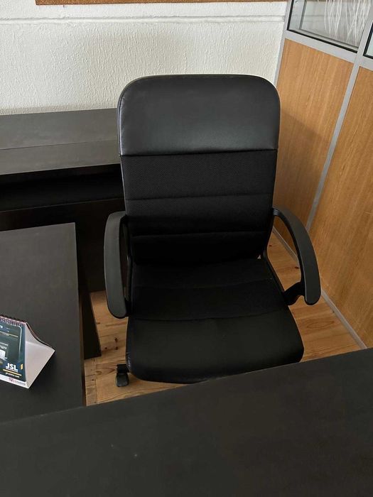 Cadeira para escritório. Ótimo estado e preço