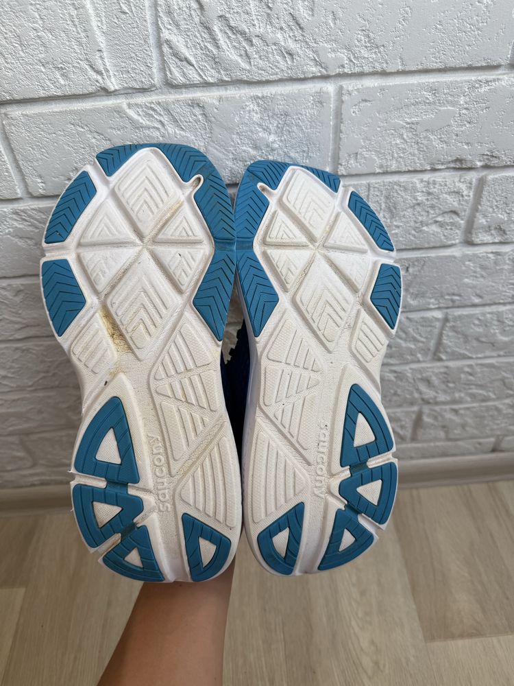 Кросівки Saucony Guide 17