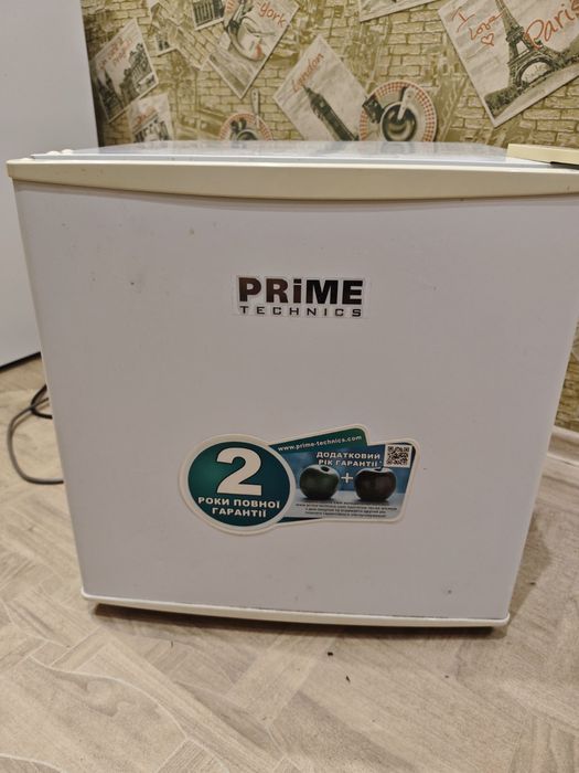 Продам холодильник маленький