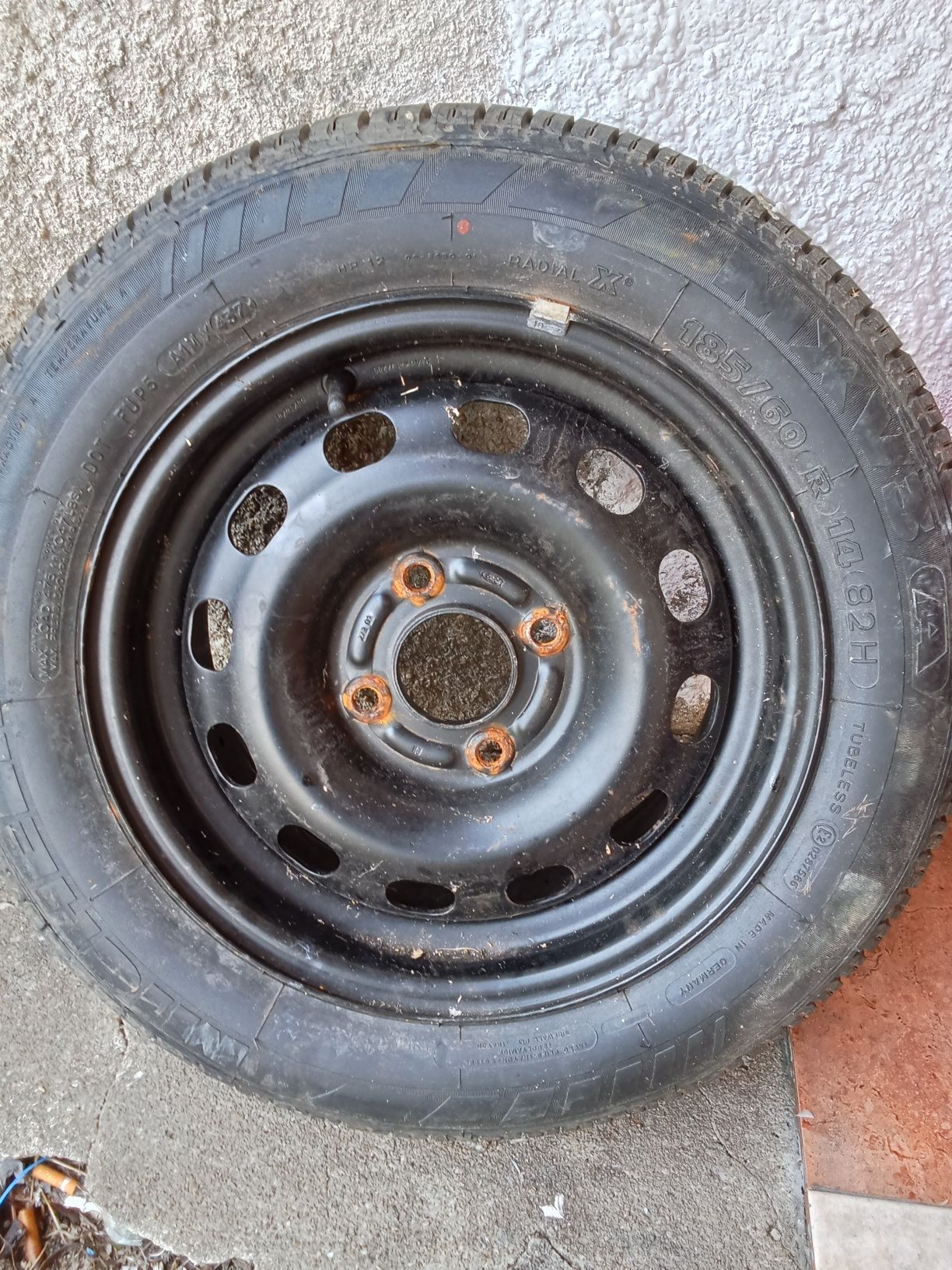 Jante ford com pneu