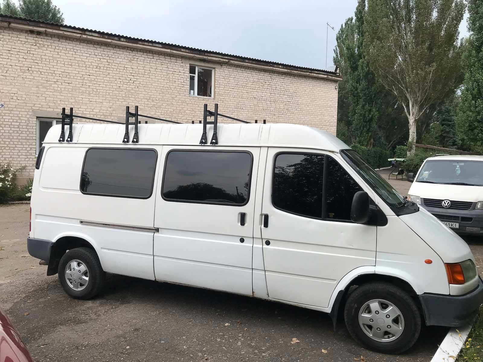 Сталеві поперечини на Середній дах Ford Transit