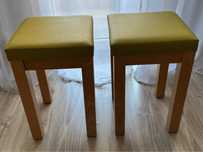 Taboret drewniany , Stołek , miękkie siedzisko x 2 sztuki