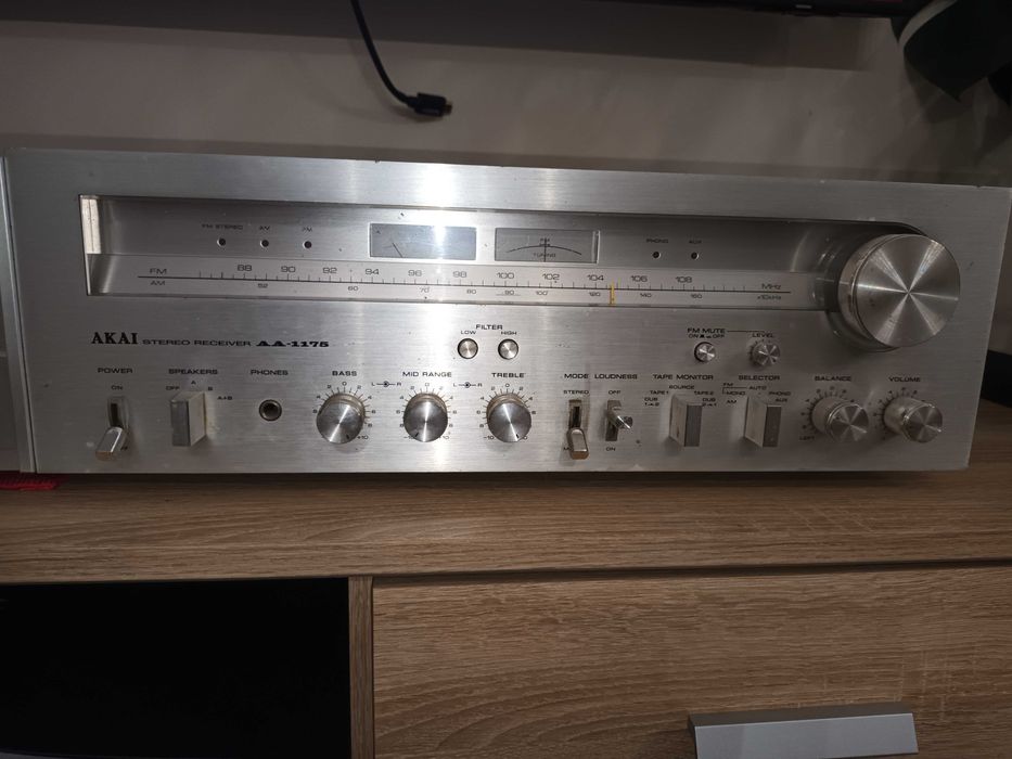 Amplituner Akai AA-1175