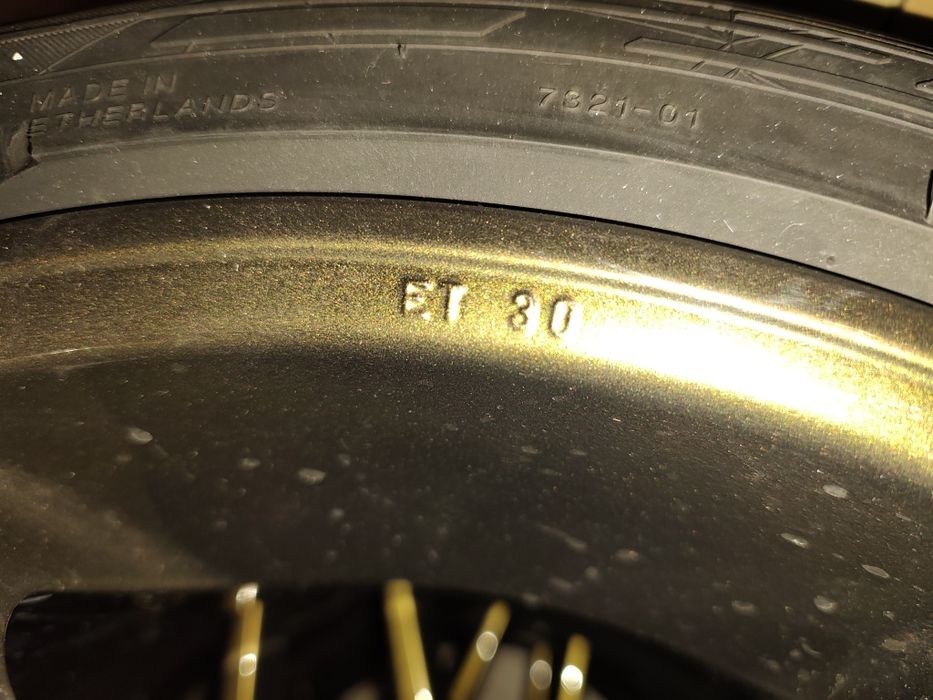 Bbs ra517 8,5j R18 et30 z oponami zimowymi