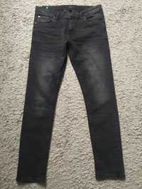 Spodnie męskie dżinsy,kolor czarny, szerokość w pasie 88 cm
