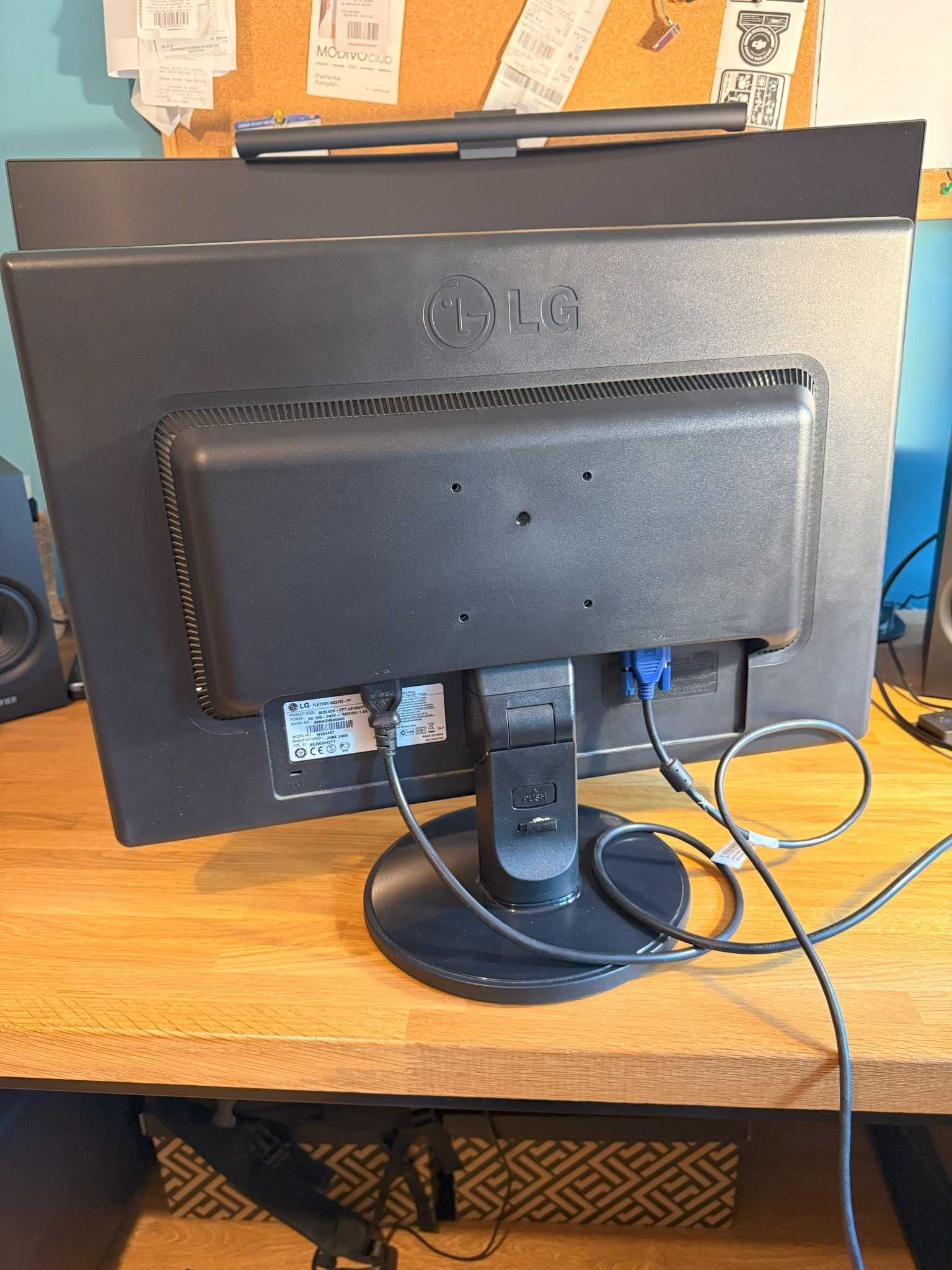 Monitor komputerowy 22" LG FLATRON W2242S