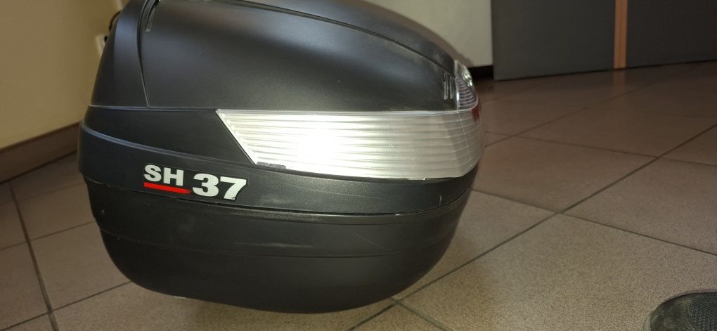 Kufer Shad 37 z plytą