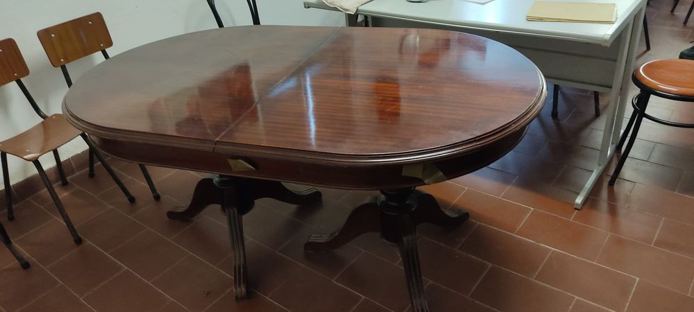 Conjunto de mesas e cadeira