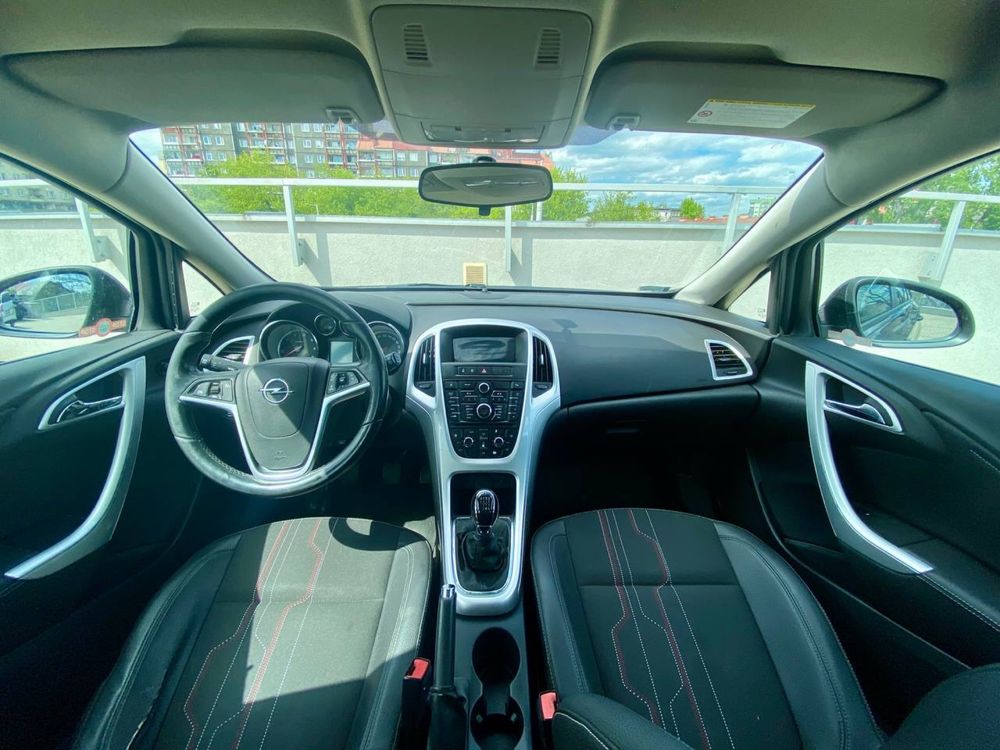 Opel Astra J | Climatronic | Tempomat | Bluetooth | 2012