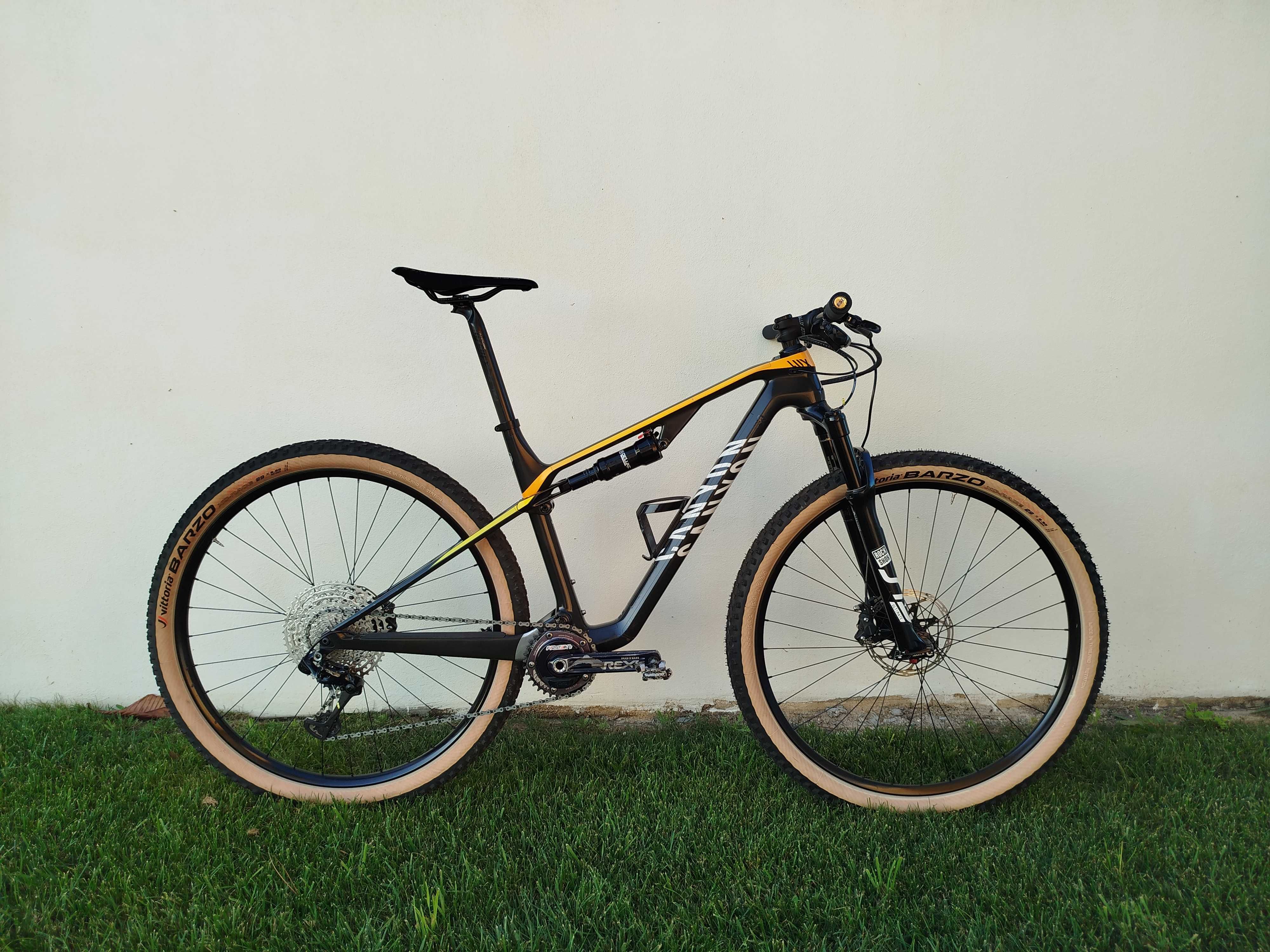 Bicicleta Canyon Lux CF SLX 9.0 Race