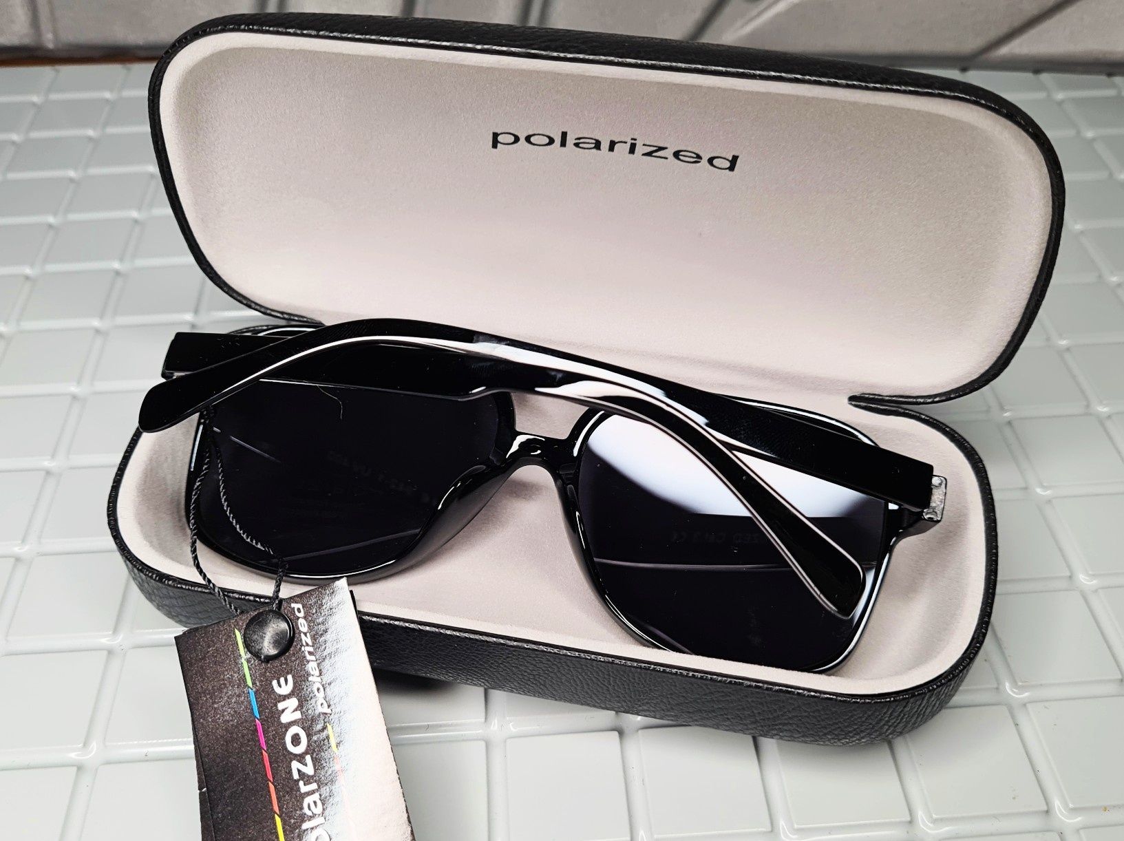 Nowe modne okulary przeciwsłoneczne damskie marki Polarzone - moda