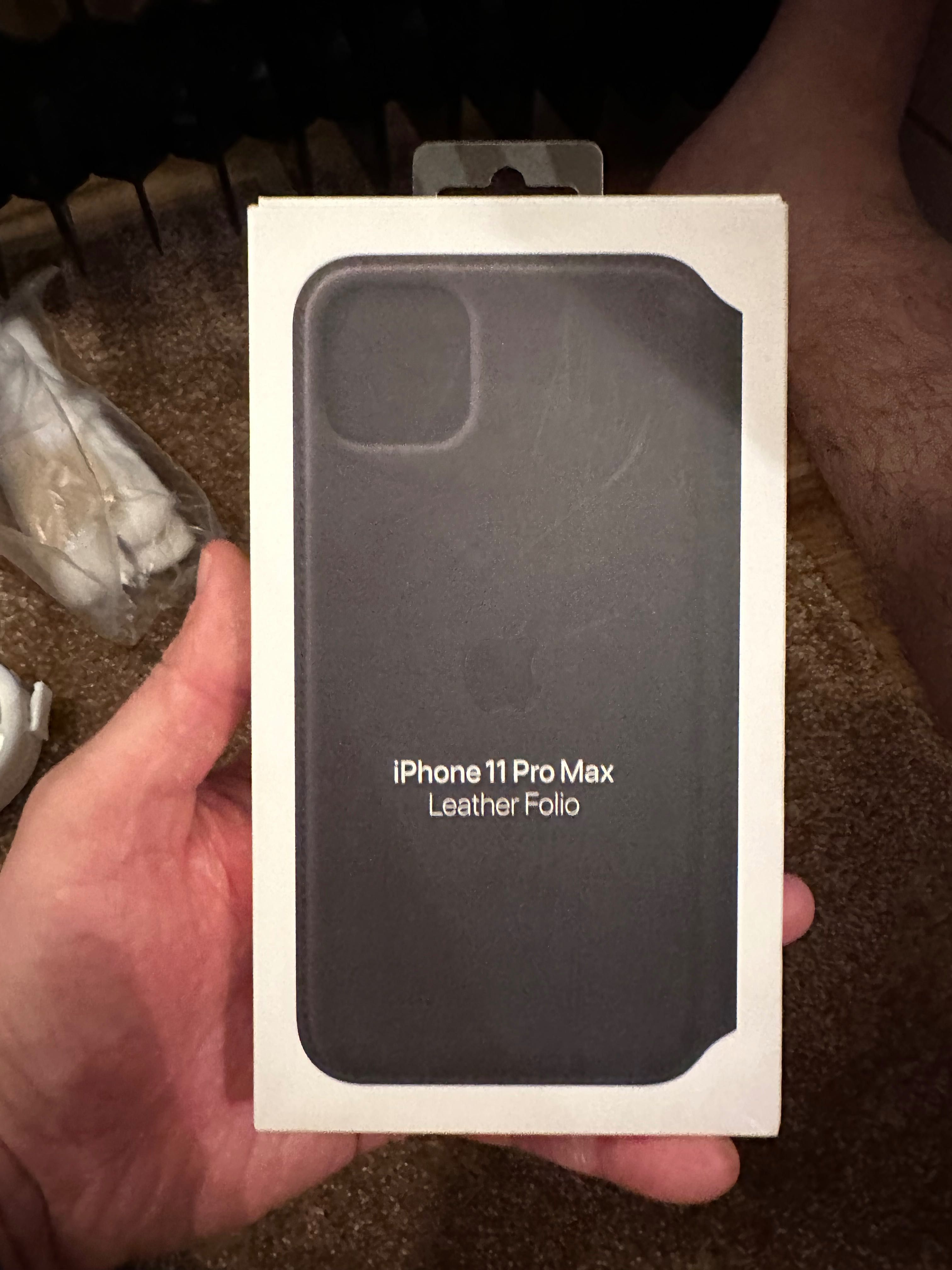 Capa iPhone 11 Pro Max - Leather Folio