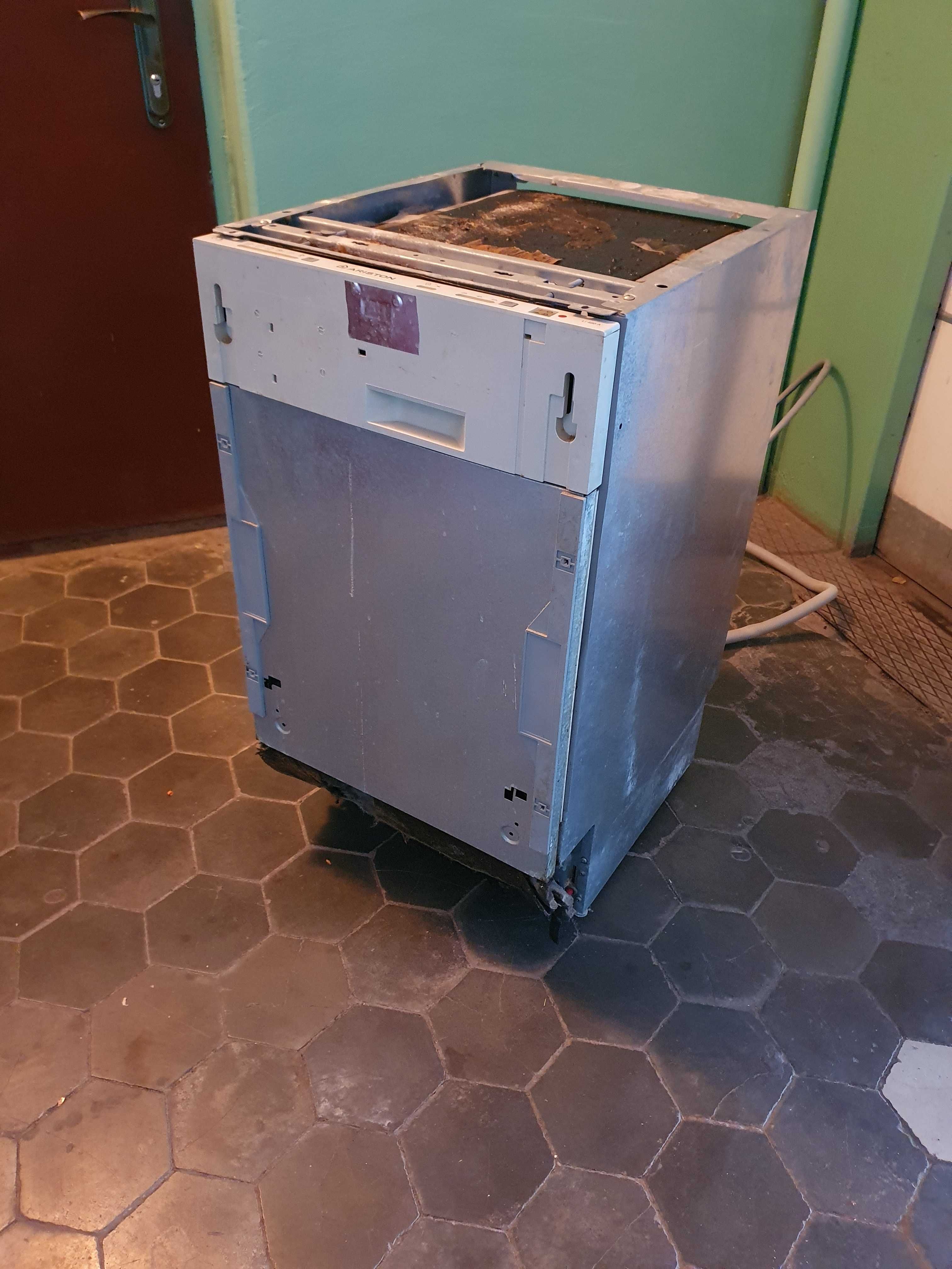 встраиваемая посудомоечная машина ARISTON LI 480 A