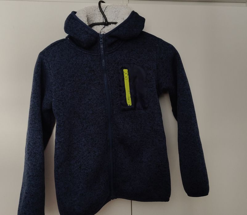 Ciepła bluza z kapturem 134cm