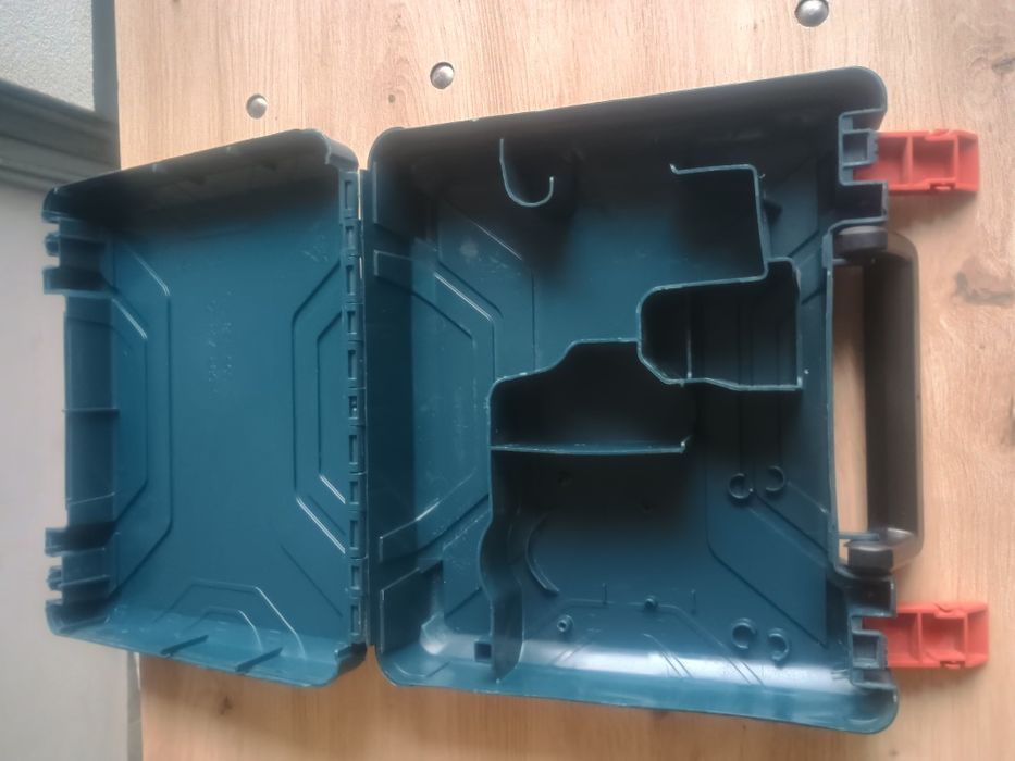 Walizka skrzynka Bosch wkrętarka GSB