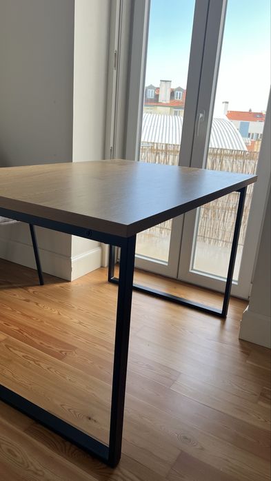 Mesa de jantar Jysk AABENRAA - como novo