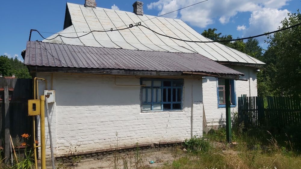 Будинок у ліса, з газом. Блакитні озера.