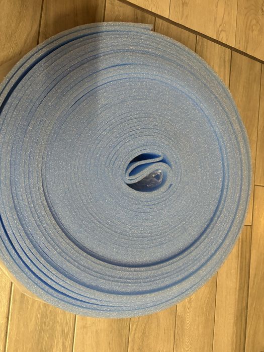 Folia paraizolacyjna ok 100 metrow/ pozostalosci po budowie