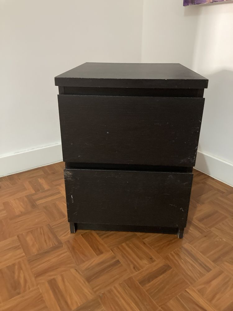 Movel preto com 2 gavetas