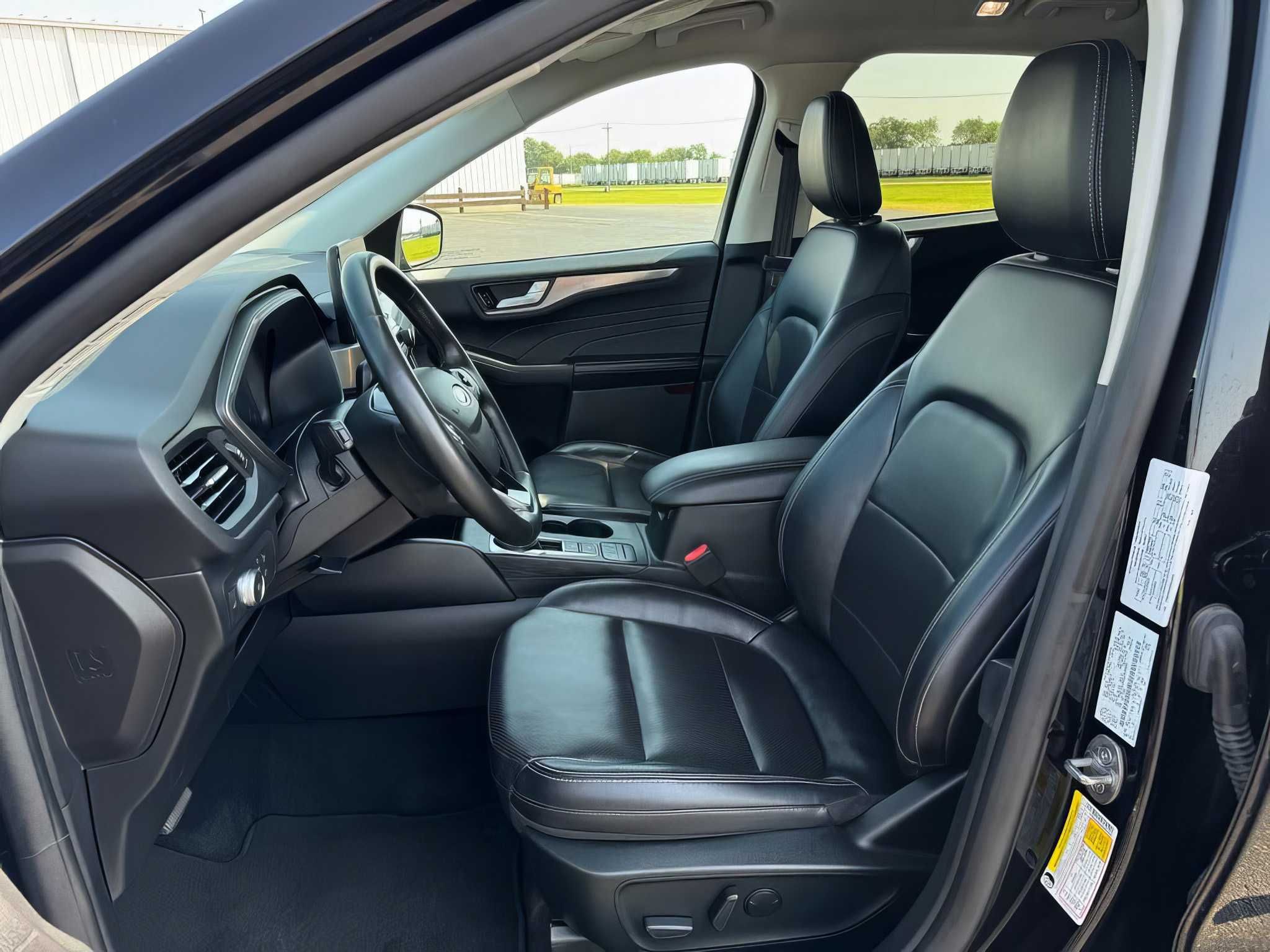2022 Ford Escape Titanium