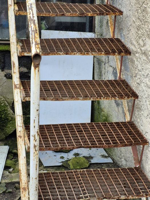 Sprzedam schody metalowe