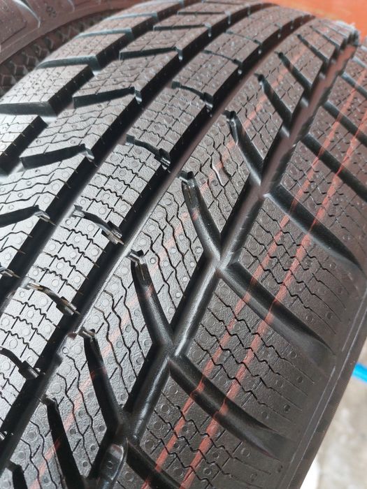 205/55/17 R17 Continental WinterContact TS870P  2шт зима шини