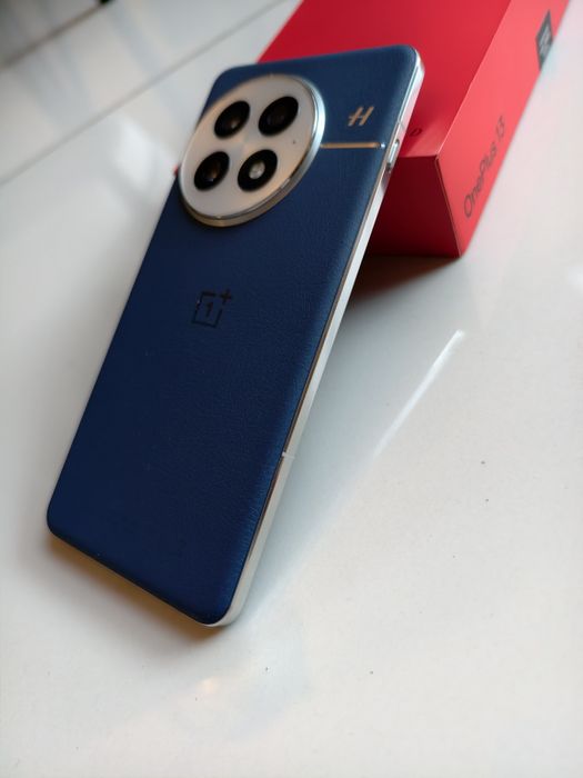 Sprzedam ONEPLUS 13  16/512 blue stan idealny