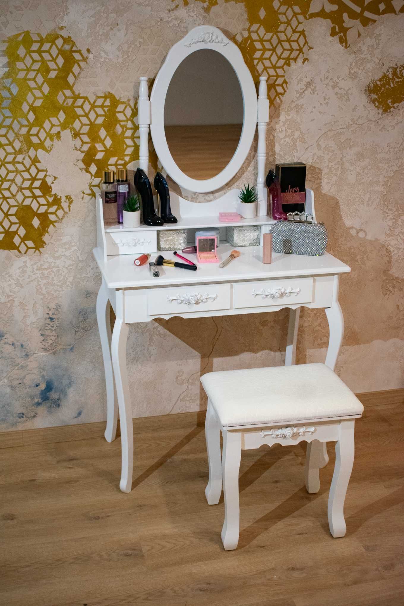 Toaletka kosmetyczna z lustrem + GRATIS taboret