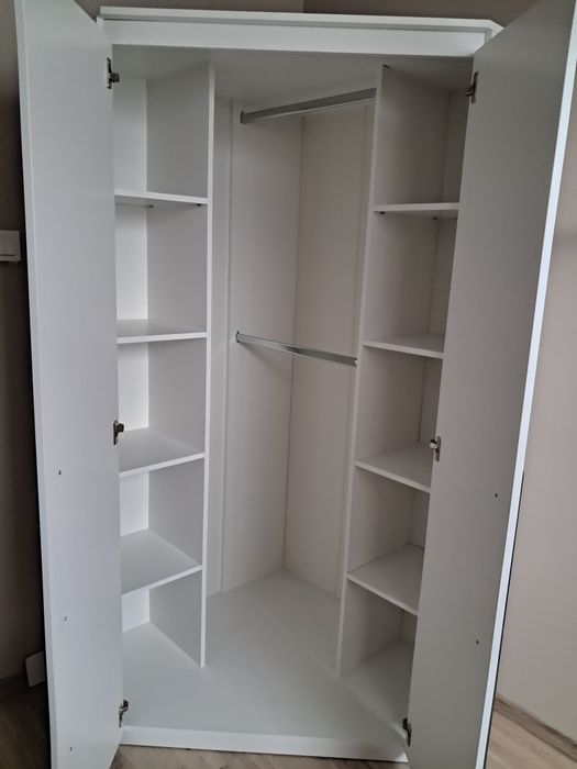 Biała szafa narożna połysk