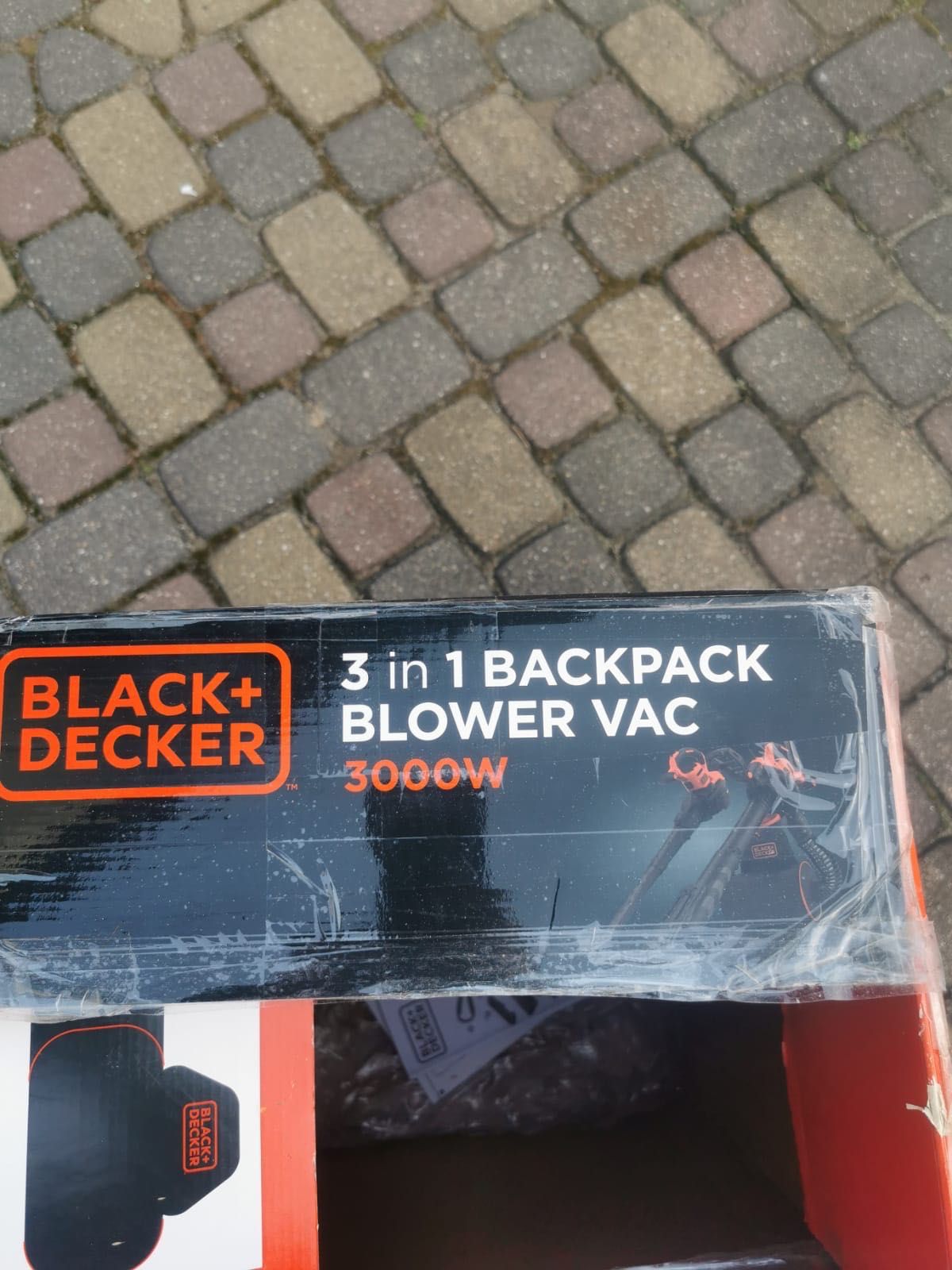 Dmuchawa odkurzacz do liści 
BlackDecker BEBLV301  urządzenie 3 w 1