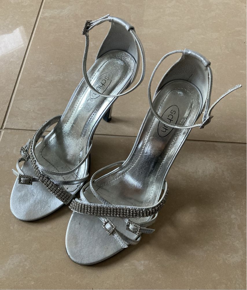 Srebrne szpilki z kryształkami Schuh 38