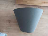 Lampa sufitowa z szarym abażurem