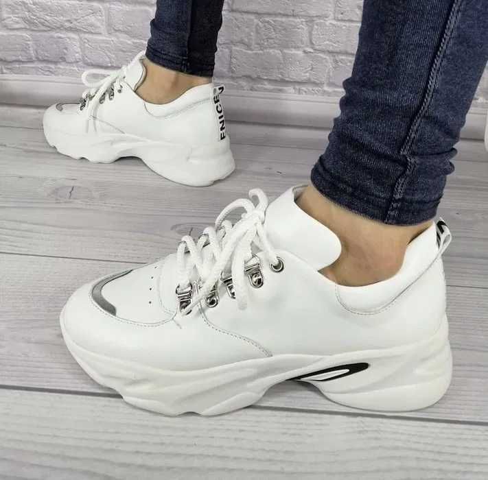 Кроссовки,сникерсы белые  нa высoкой подошве 41-42р. кожa Cenicenio