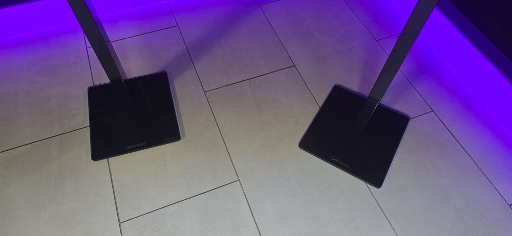 Standy podstawy stojaki podstawy kolumny