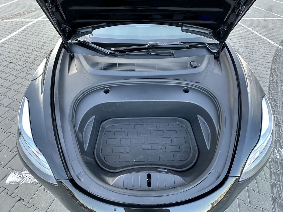 тесла 3 2022 рік